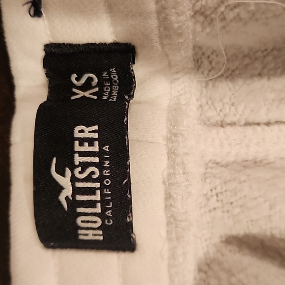 EUC Hollister jogger shorts. Drawstring and pockets - Picture 3 of 3